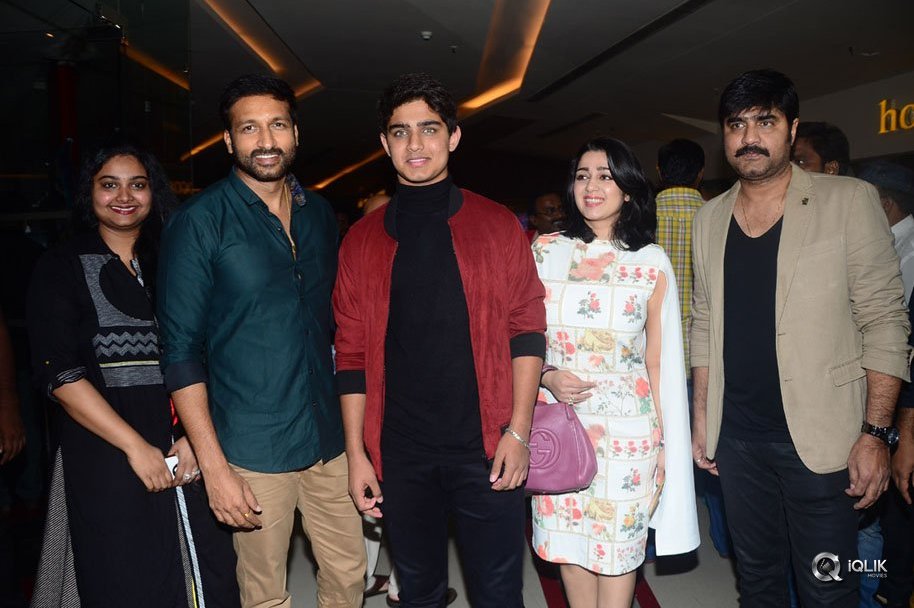 Celebs-at-Nirmala-Convent-Movie-Premiere-Show